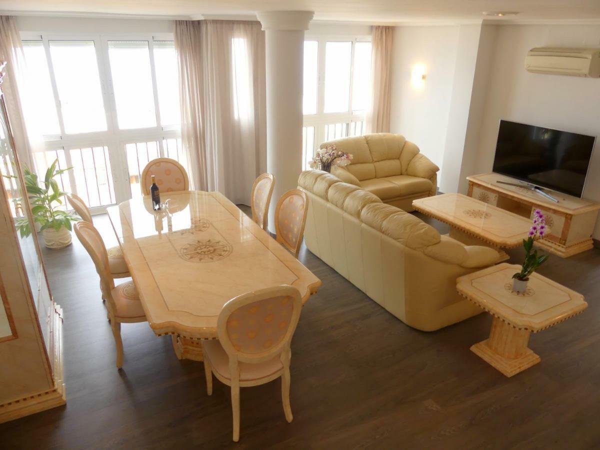 トレモリノスDuplex La Carihuela 1ª Linea De Playa Apartamento Costa Del Solアパートメント エクステリア 写真